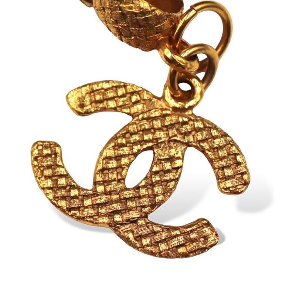 Vintage CHANEL Gold-Tone Woven Rope Chain-Link Necklace & Large "CC" Pendant - Picture 8 of 12